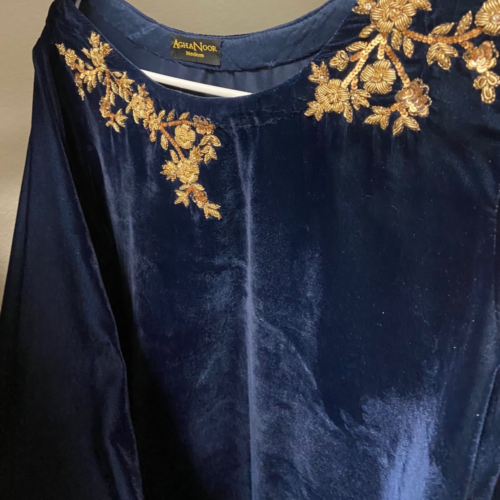 Agha Noor Velvet Kurti